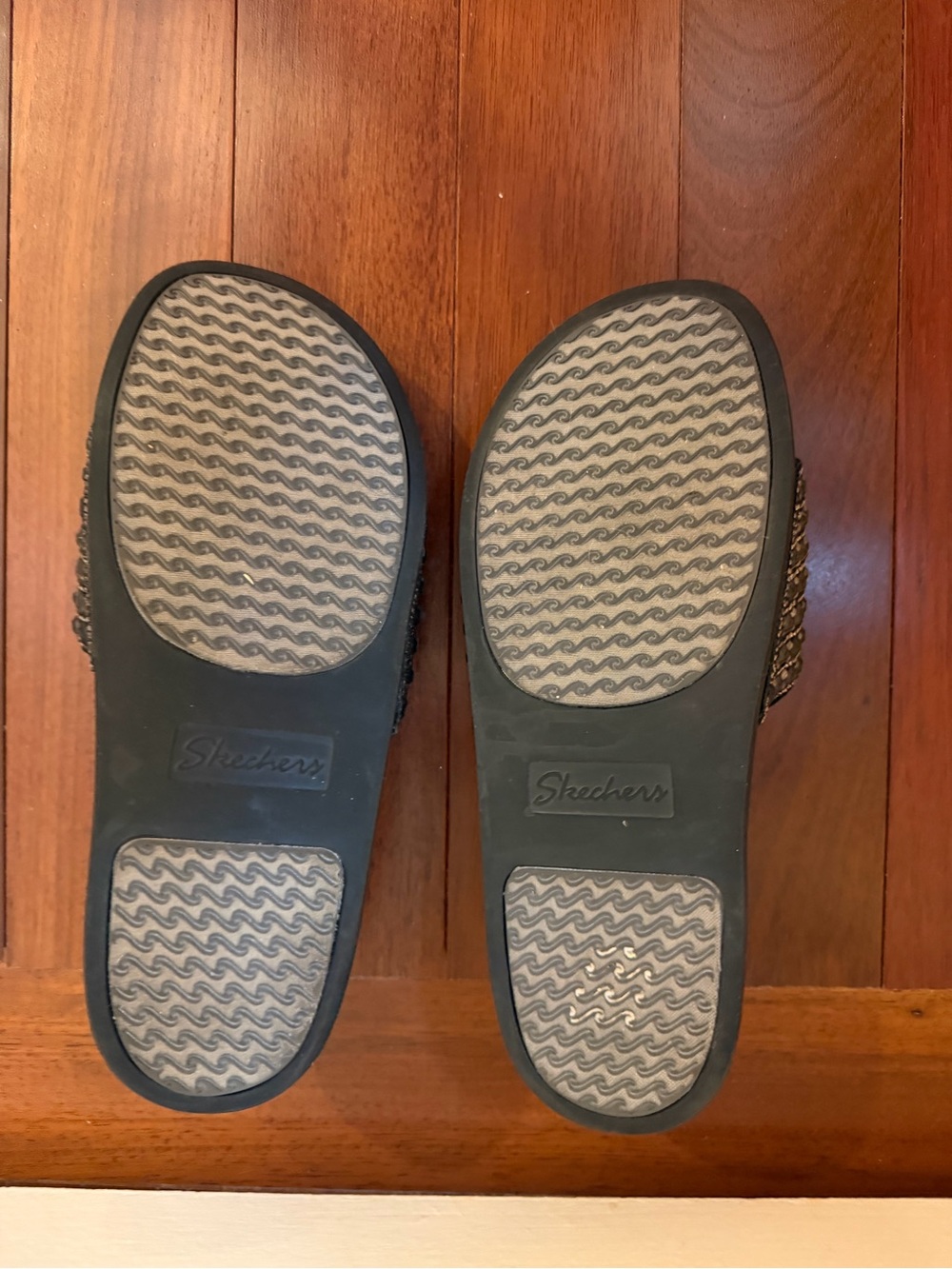 Sketchers Black Slide Sandals with Crystal Embellishment style ze 9 - Picture 2 of 2